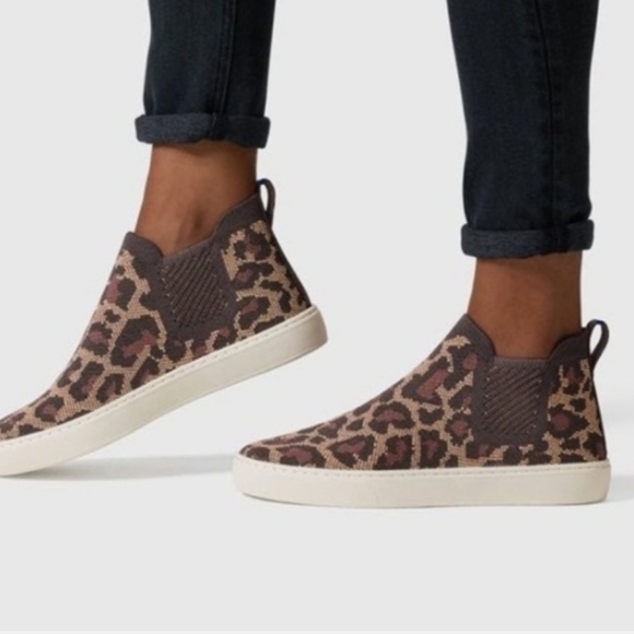 Rothy's The Chelsea Wildcat Leopard Print Sneakers. Size 8 - Picture 9 of 10